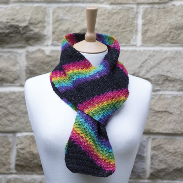 crochet the rainbow zigzag scarf